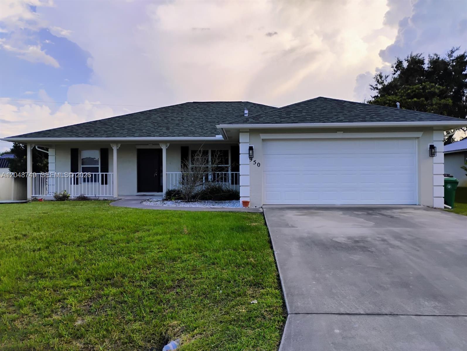 950 SW Worcester Ln, Port St. Lucie FL 34953