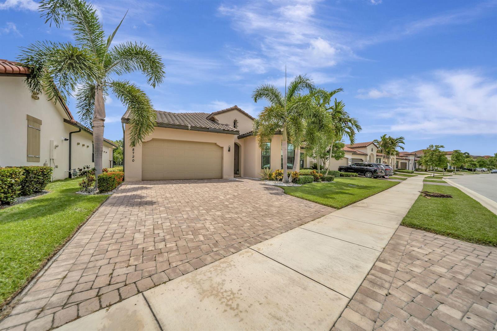 8720 E Baypoint Circle, Parkland FL 33076 photo 2