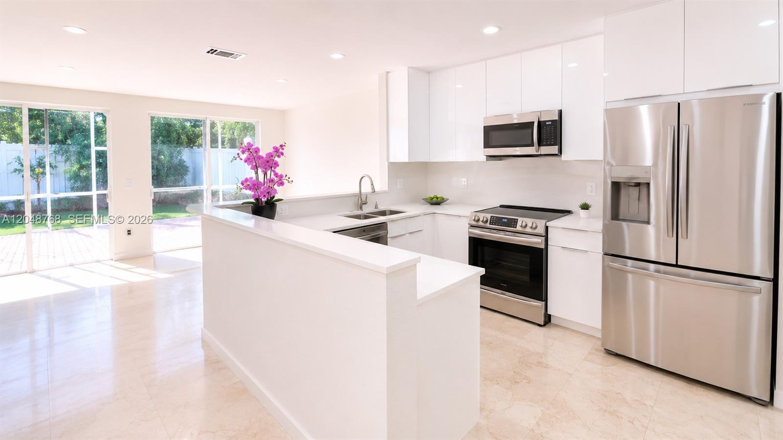 9805 NW 45th Ln, Doral FL 33178 photo 2