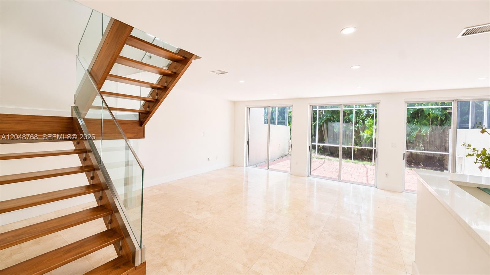9805 NW 45th Ln, Doral FL 33178 photo 3