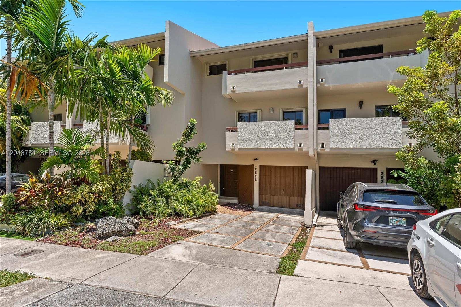2525 NE 135th St # 2525, North Miami FL 33181 photo 2