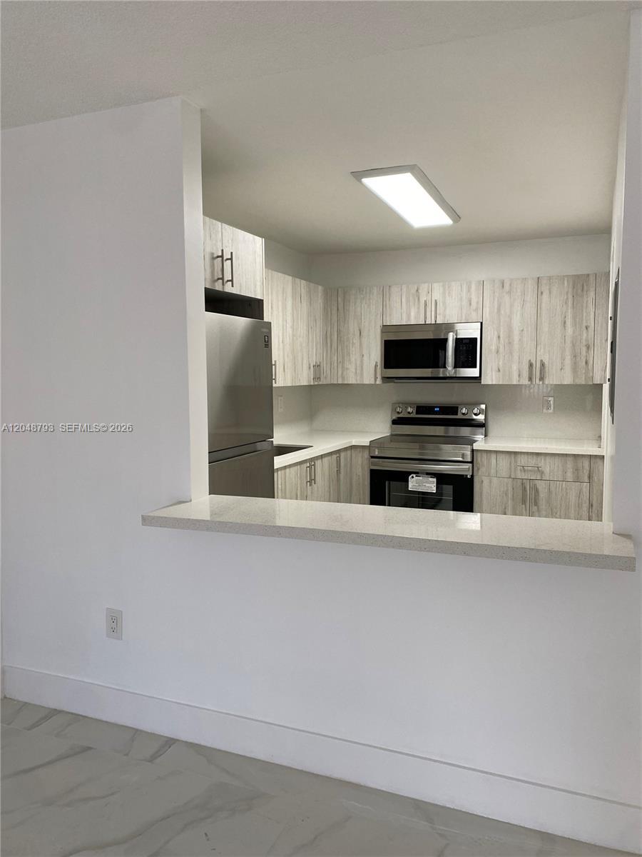 6190 W 19th Ave # 206, Hialeah FL 33012 photo 2