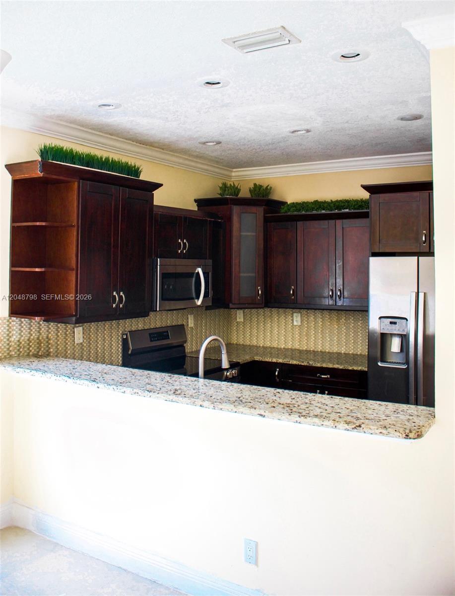 16102 NW 22nd St, Pembroke Pines FL 33028 photo 3