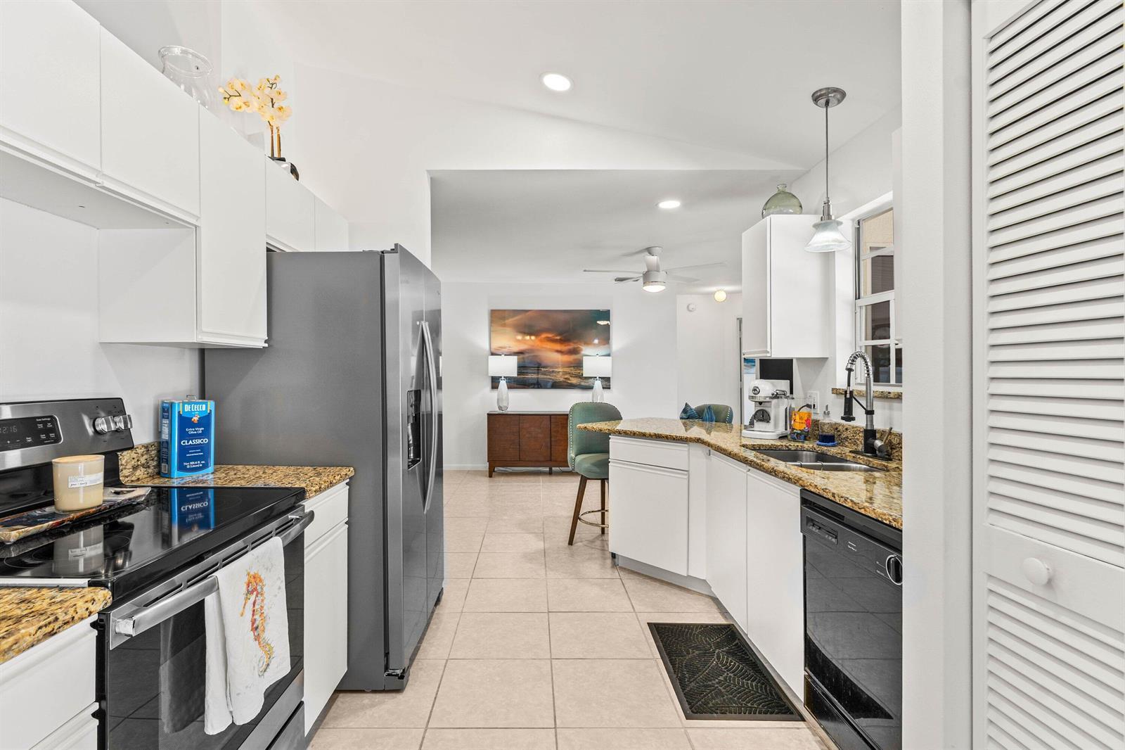 2814 SE Melaleuca Boulevard, Port St. Lucie FL 34952 photo 3