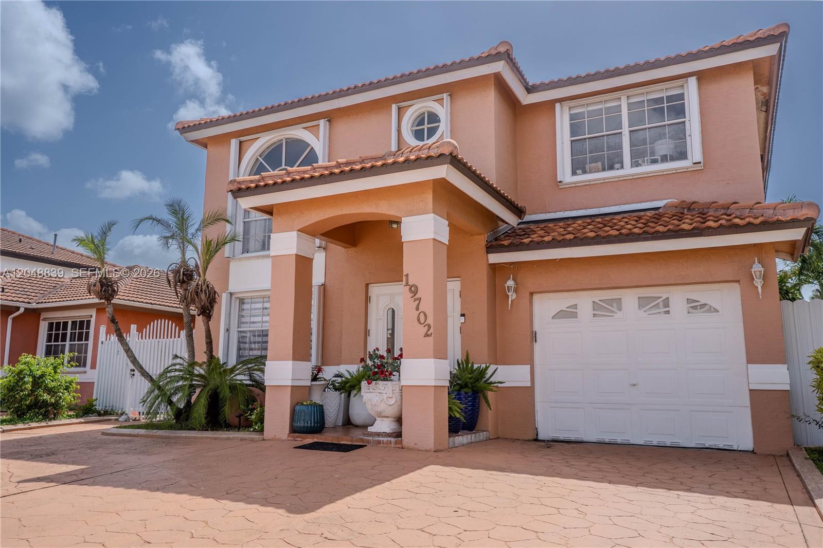 19702 NW 84th Pl, Hialeah FL 33015