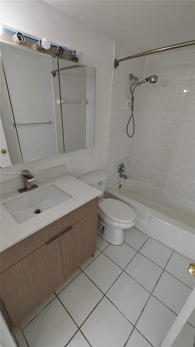 801 Brickell Bay Dr # 365, Miami FL 33131 photo 5