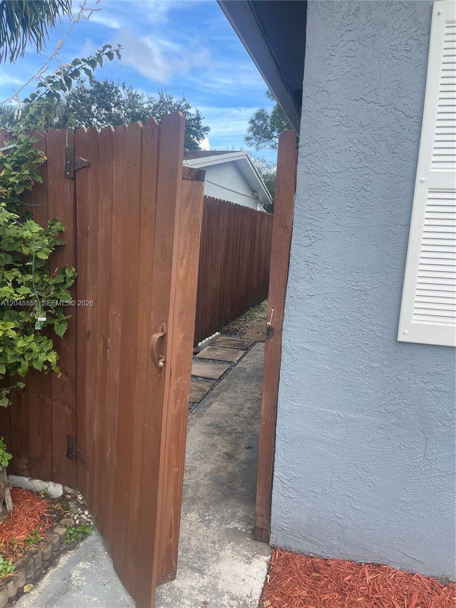428 NW 16th Ave # 0, Fort Lauderdale FL 33311 photo 4