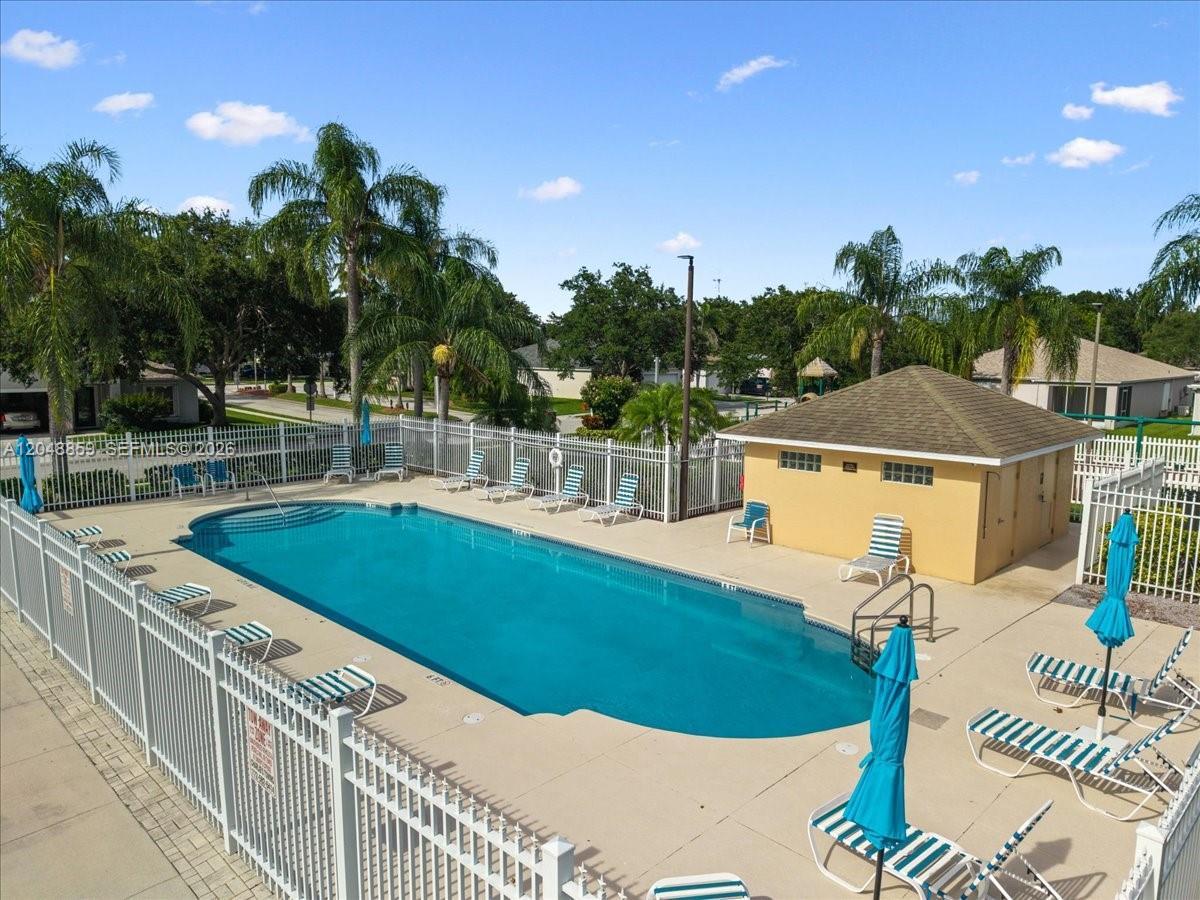 1112 W 13th Sq, Vero Beach FL 32960 photo 2