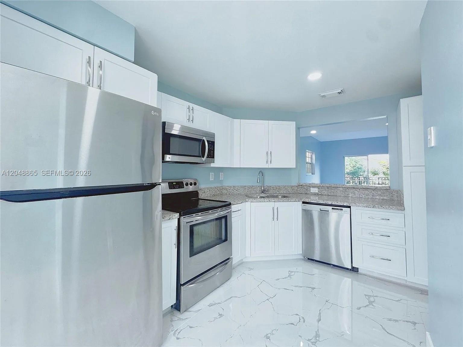 10014 Hammocks Blvd # 4, Miami FL 33196 photo 2