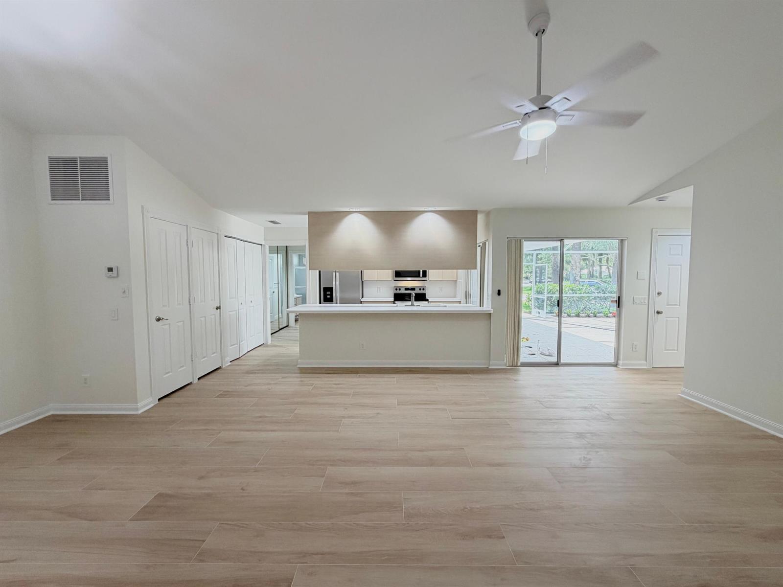 6104 Red Oak Court, Palm Beach Gardens FL 33410 photo 2