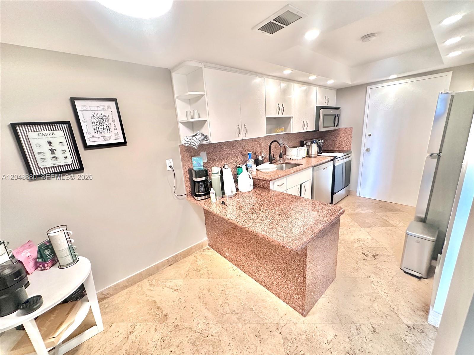 18021 Biscayne Blvd # 702, Aventura FL 33160