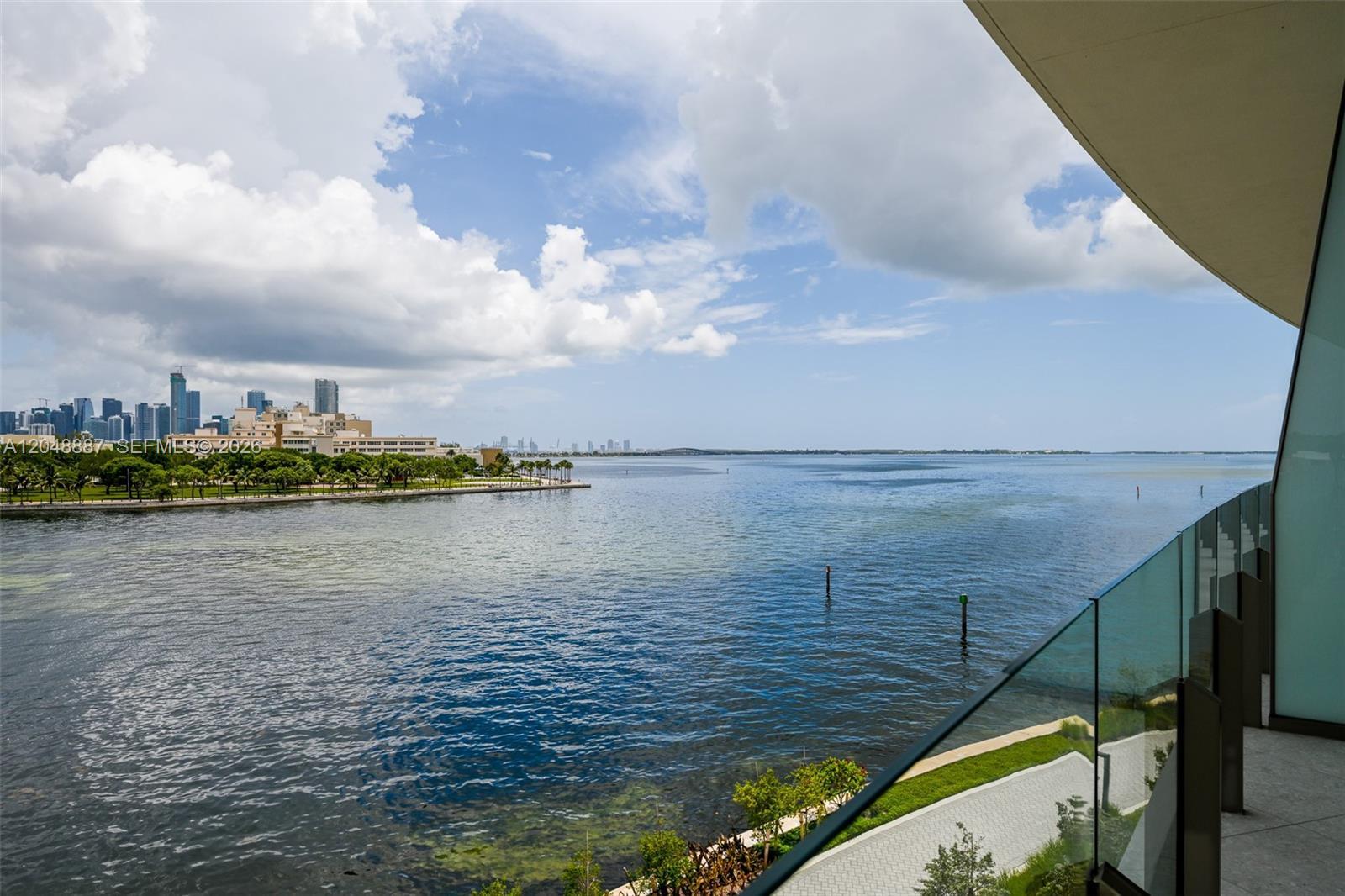 5 Grove Isle Dr # L404, Coconut Grove FL 33133