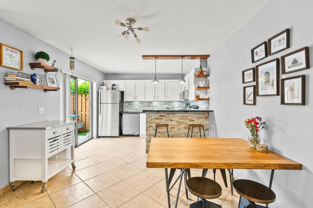 29 Lake Arbor Drive, Palm Springs FL 33461 photo 3