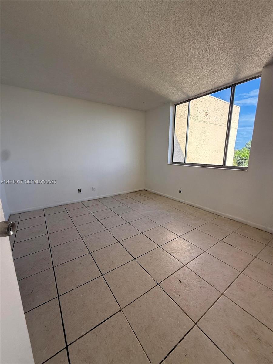 2830 Somerset Dr # 402N, Lauderdale Lakes FL 33311 photo 4