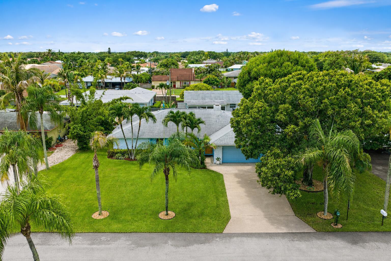76 Wingo Street, Tequesta FL 33469 photo 3