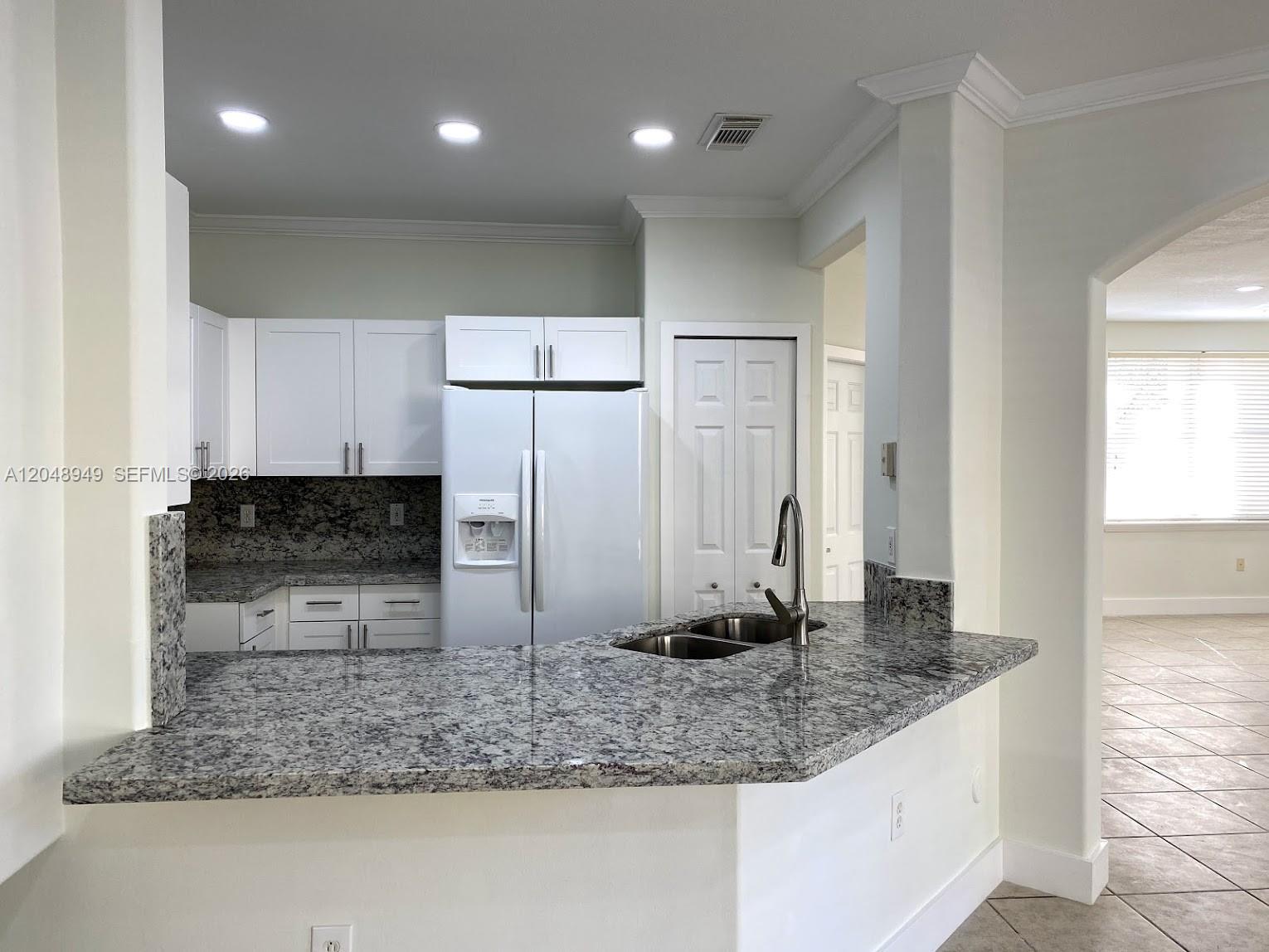 4874 NW 107th Path, Doral FL 33178 photo 3