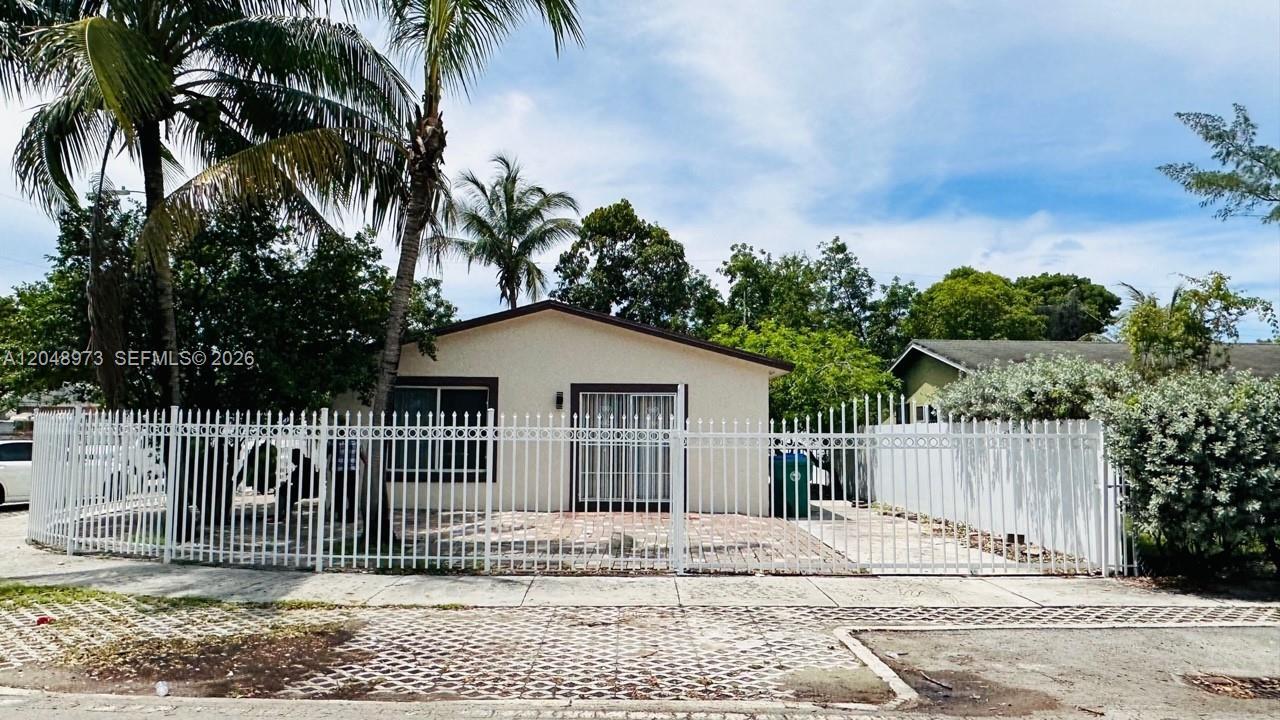 1097 NW 38th St, Miami FL 33127 photo 4