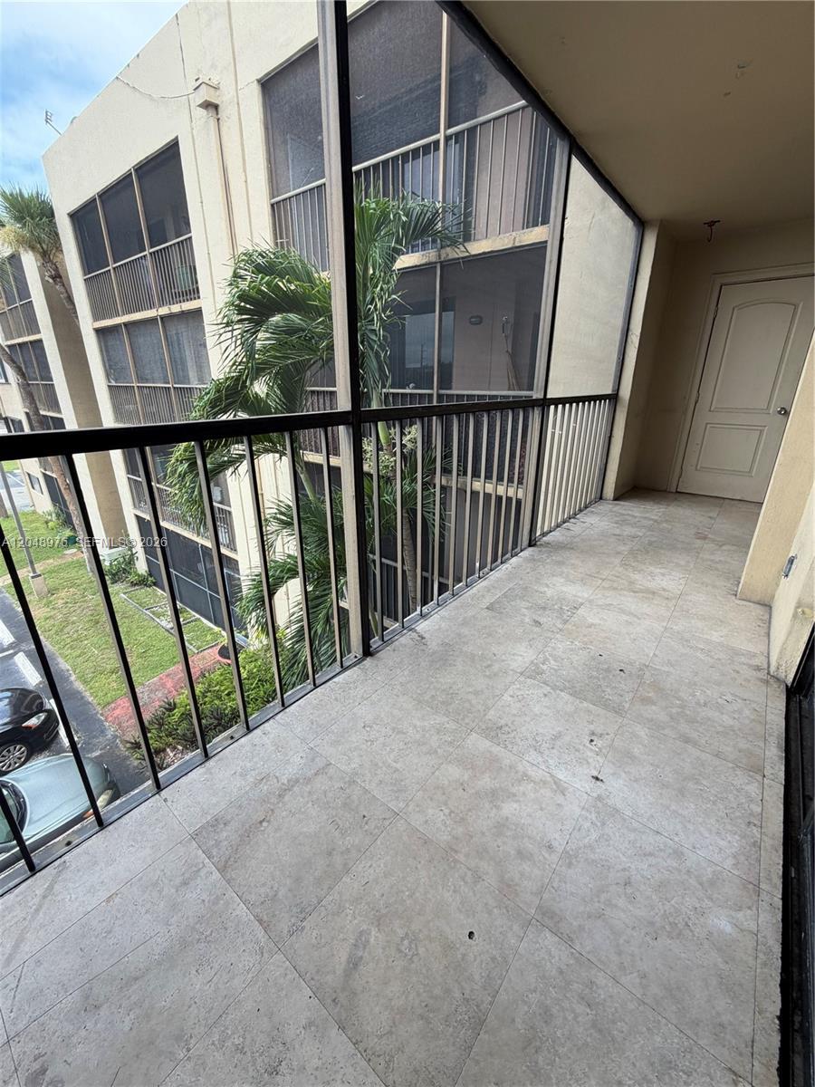 8635 NW 8th St # 303, Miami FL 33126 photo 5