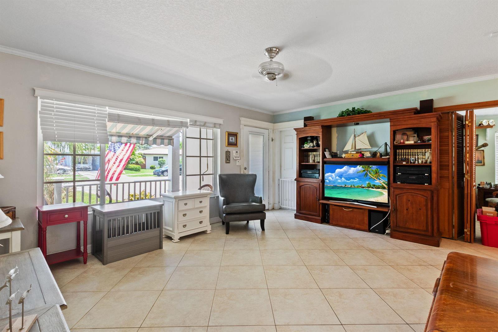 349 SW 14th Court, Pompano Beach FL 33060 photo 5
