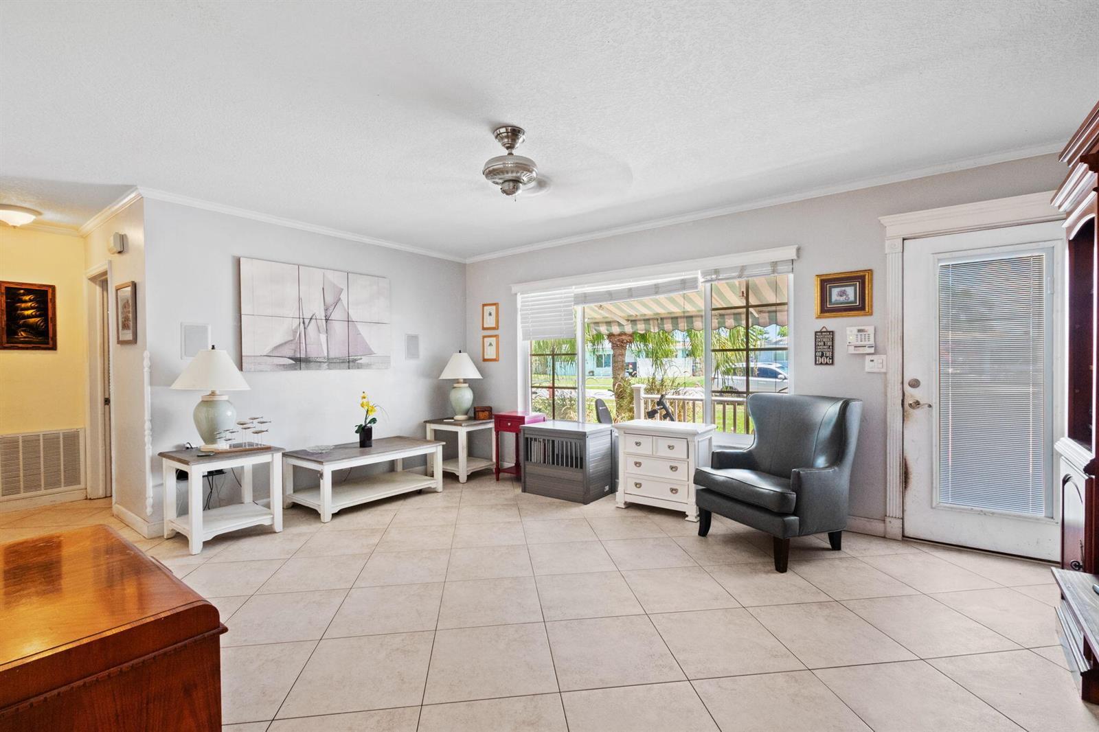 349 SW 14th Court, Pompano Beach FL 33060 photo 4