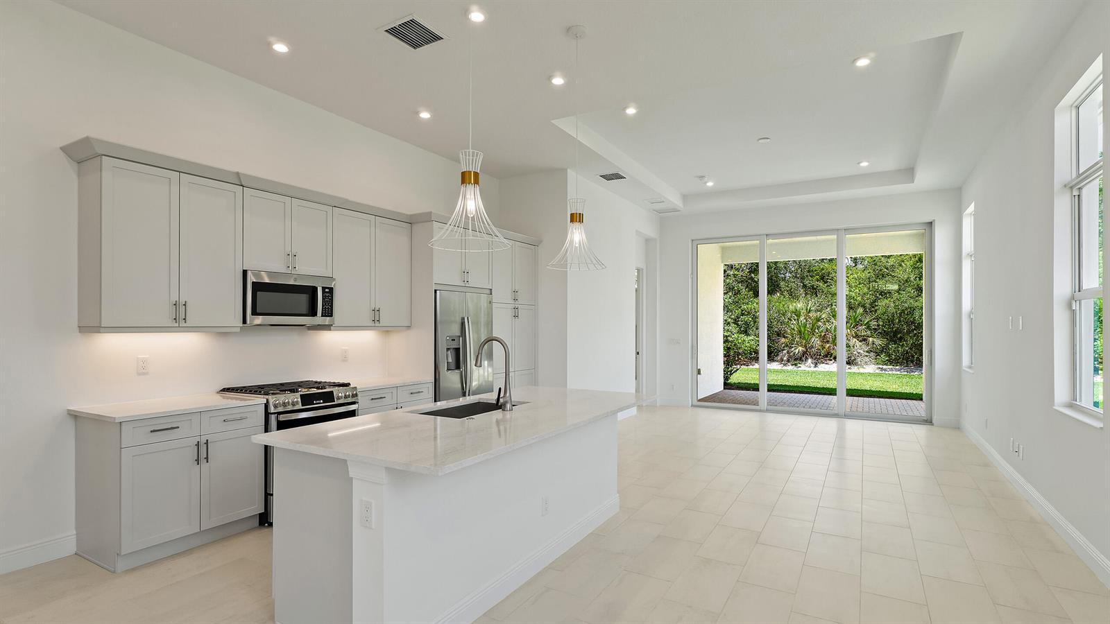 204 SE Via Sangro, Port St. Lucie FL 34952 photo 4
