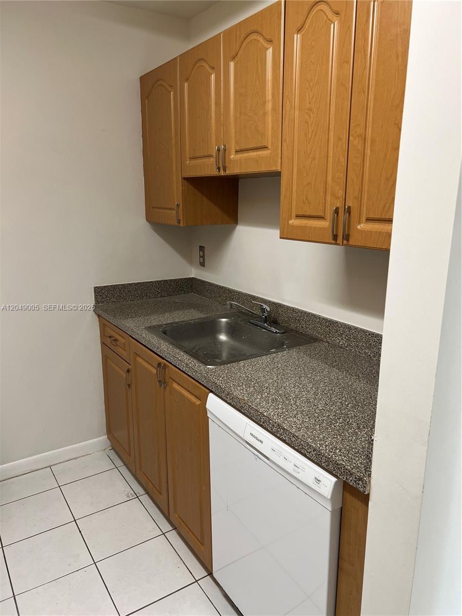 2982 NW 55th Ave # 1B, Lauderhill FL 33313 photo 2