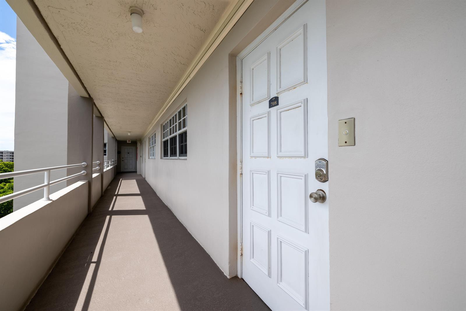 575 Oaks Lane # 708, Pompano Beach FL 33069 photo 5