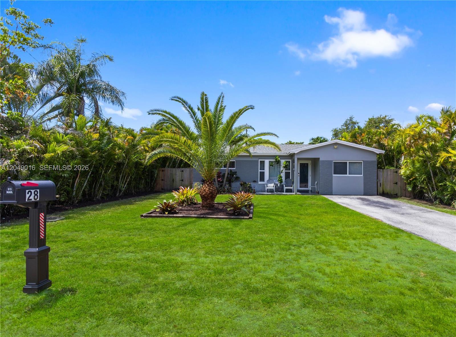 28 SE 7th St, Dania Beach FL 33004 photo 2