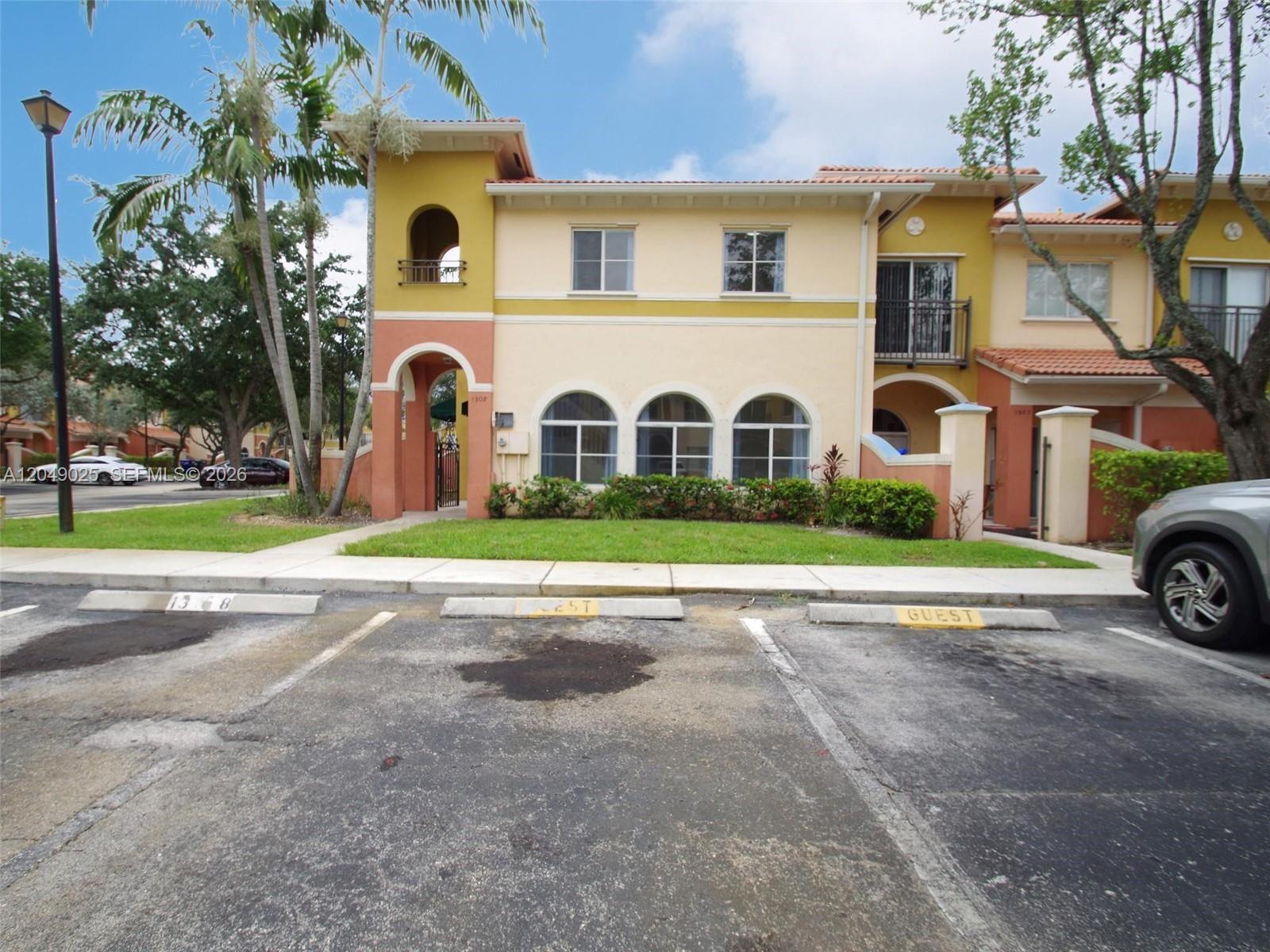 1308 N Santa Catalina Cir, North Lauderdale FL 33068