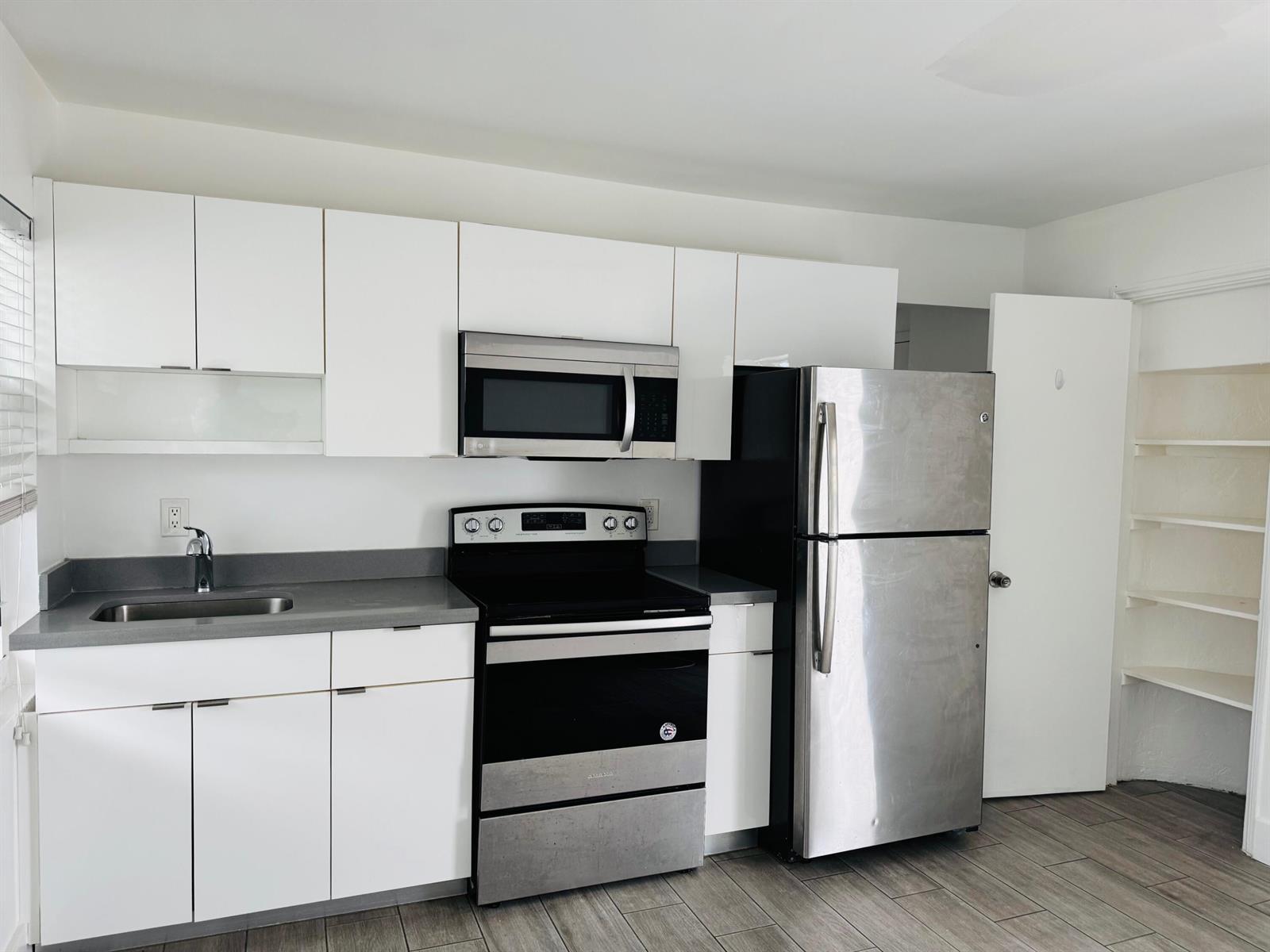 7910 Abbott Avenue # 6, Miami Beach FL 33141 photo 2