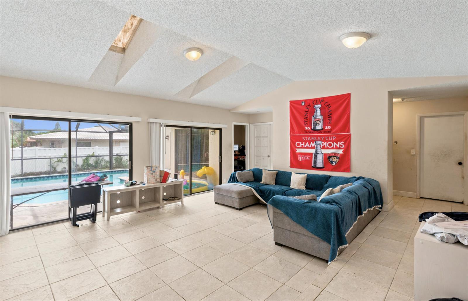 4409 NW 112th Avenue, Coral Springs FL 33065 photo 2