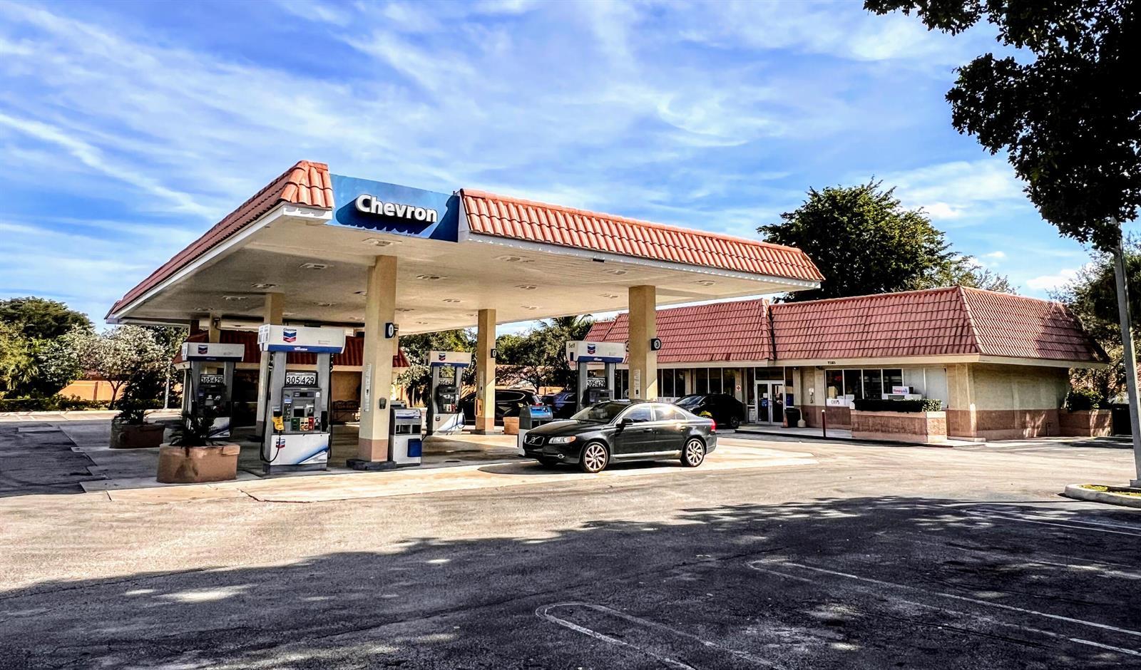 7380 Wiles Road, Coral Springs FL 33067 photo 2