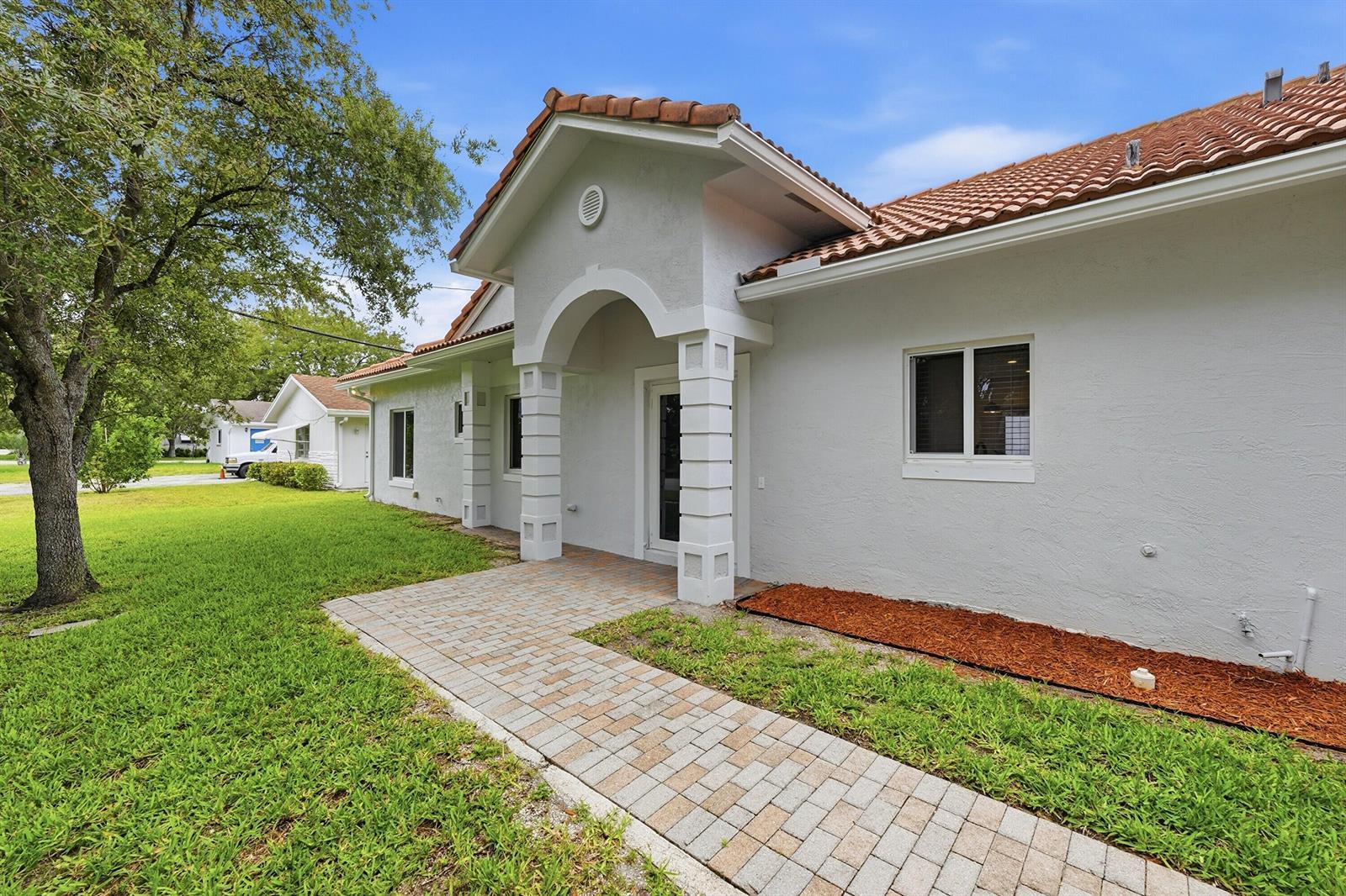 911 NE 12th Avenue, Pompano Beach FL 33060 photo 5