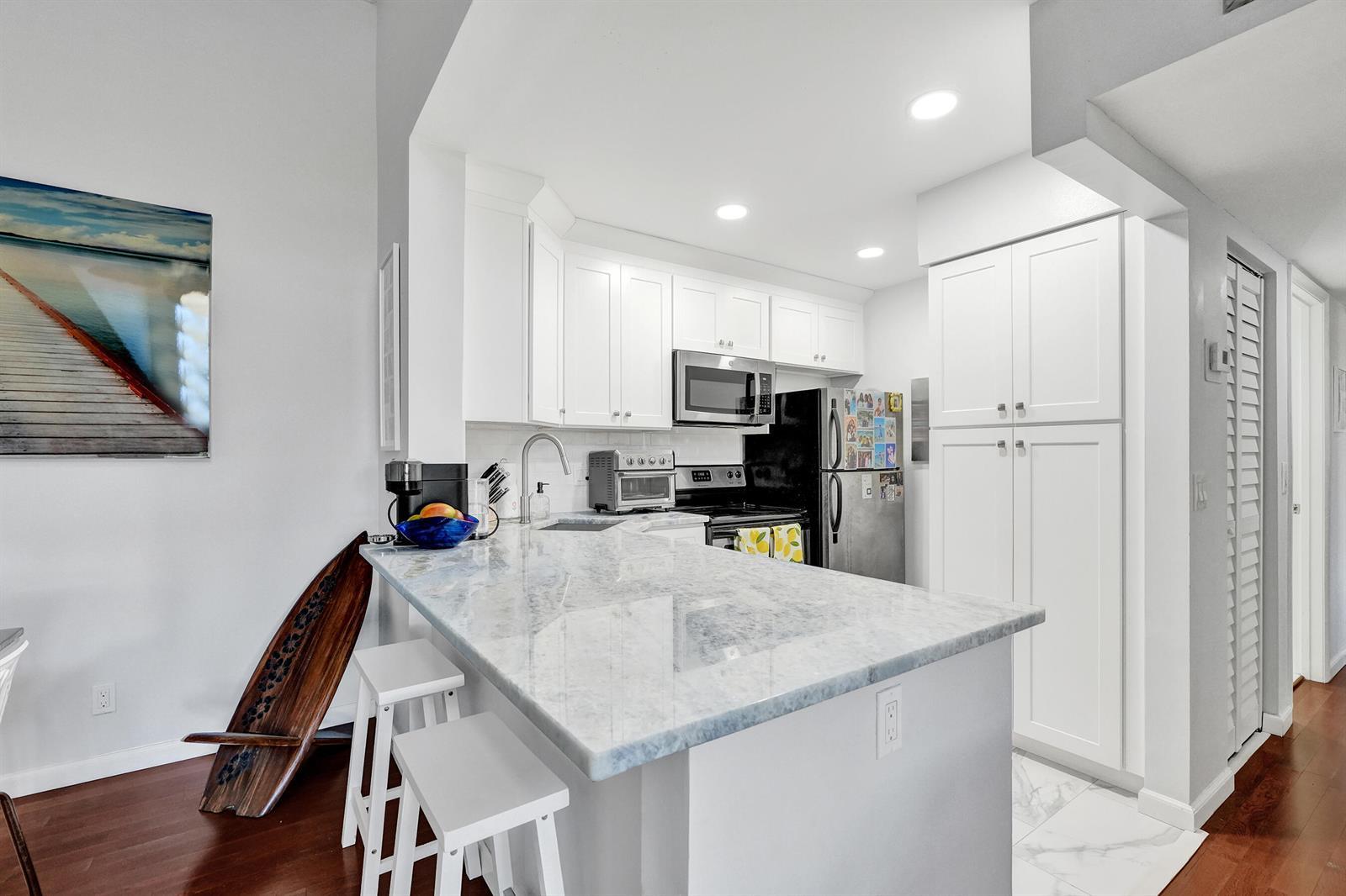 1008 Green Pine Boulevard # D3, West Palm Beach FL 33409 photo 4