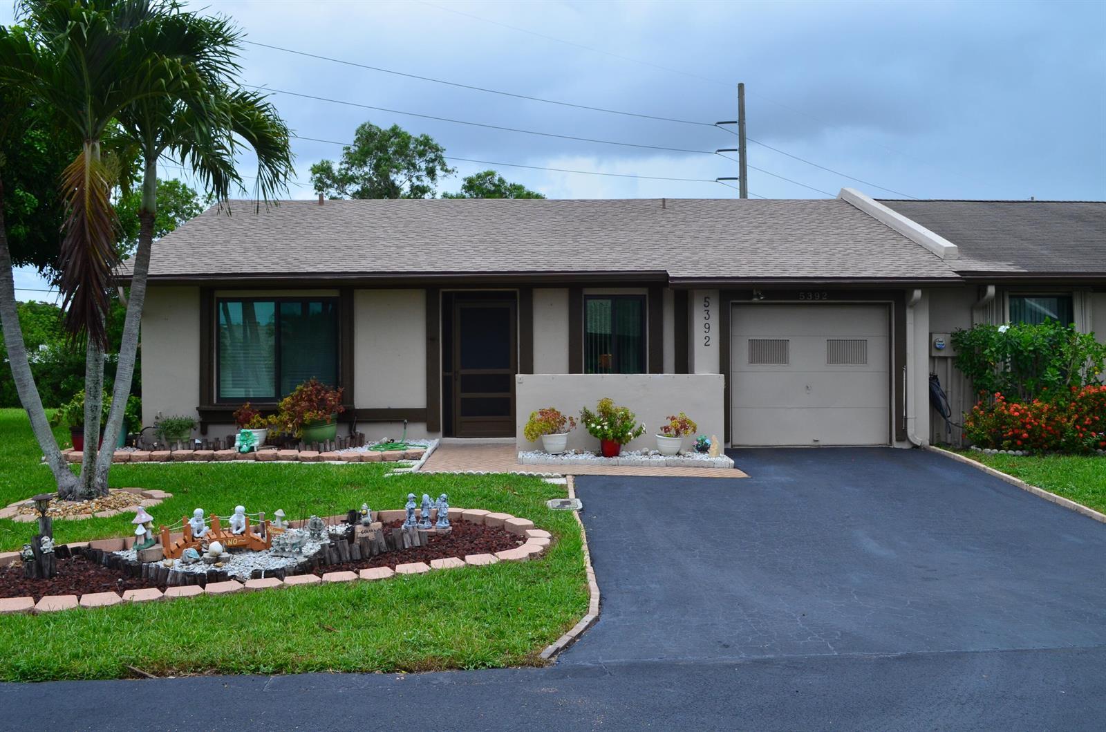 5392 Viburnum Circle, Delray Beach FL 33484 photo 2