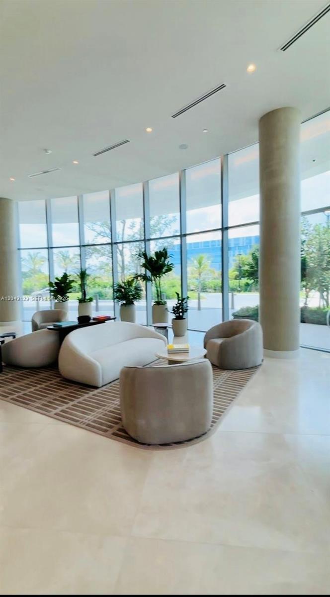 2411 Laguna Circle North # 1411, Miami FL 33181 photo 2