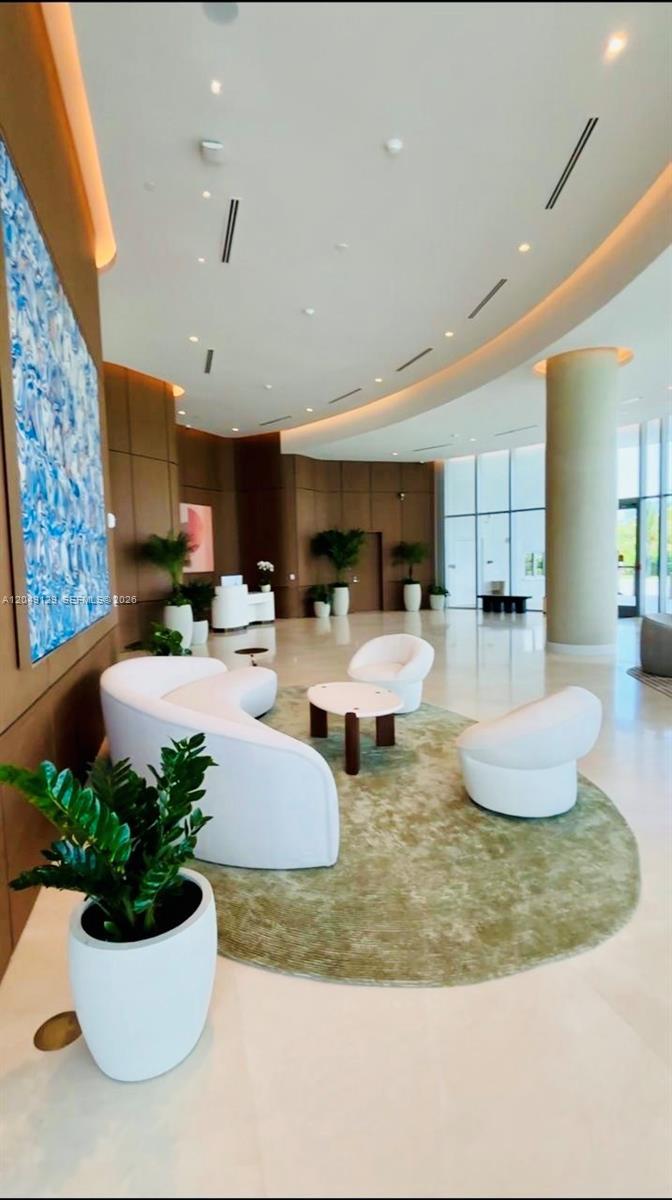 2411 Laguna Circle North # 1411, Miami FL 33181 photo 3