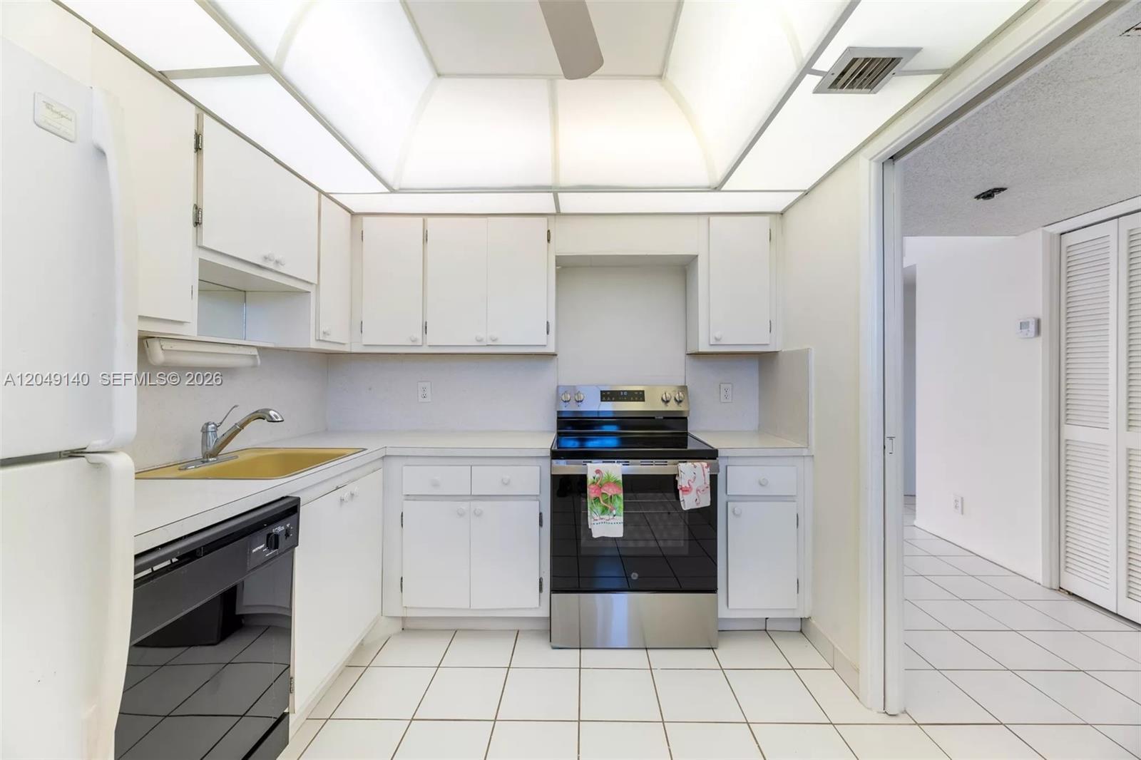 605 Oaks Dr # 607, Pompano Beach FL 33069 photo 4