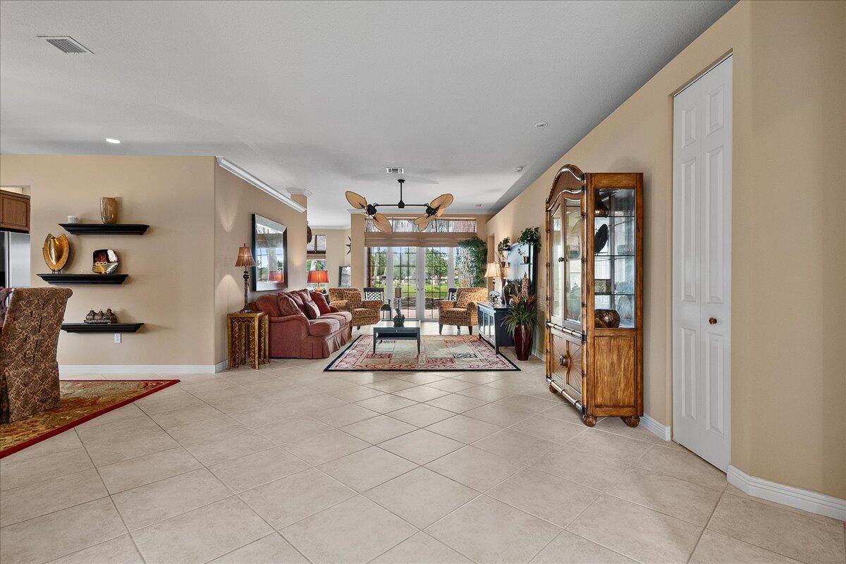 2112 Bellcrest Court, Royal Palm Beach FL 33411 photo 4