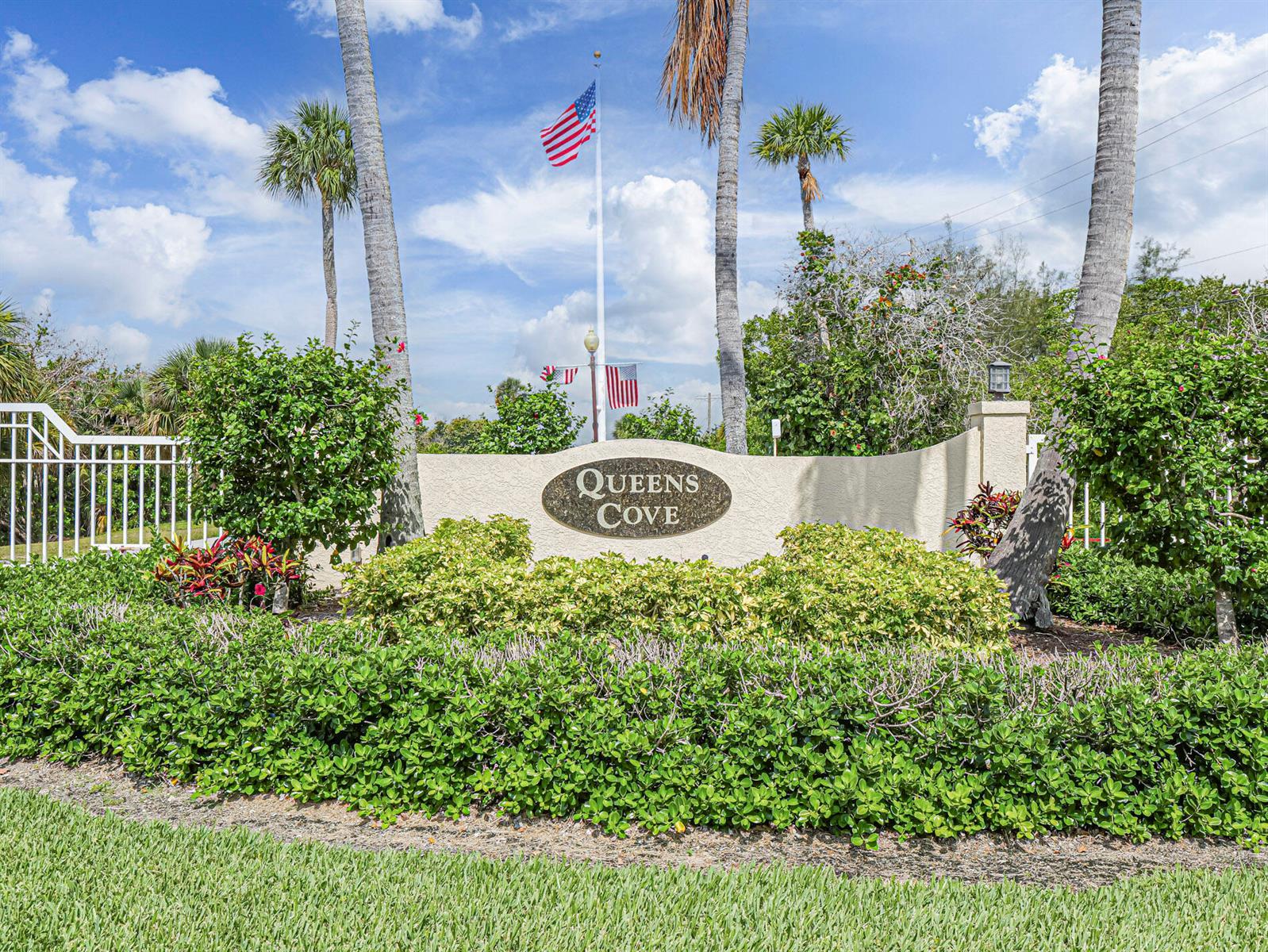 116 Queen Christina Court, Fort Pierce FL 34949 photo 2