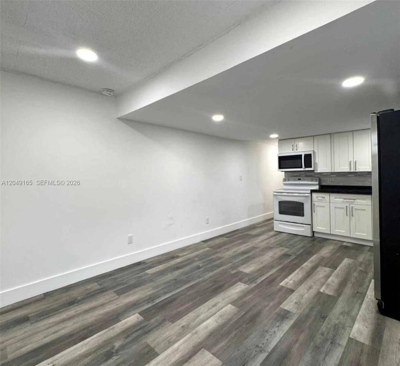 2780 NW 29TH Court, Oakland Park FL 33311 photo 3