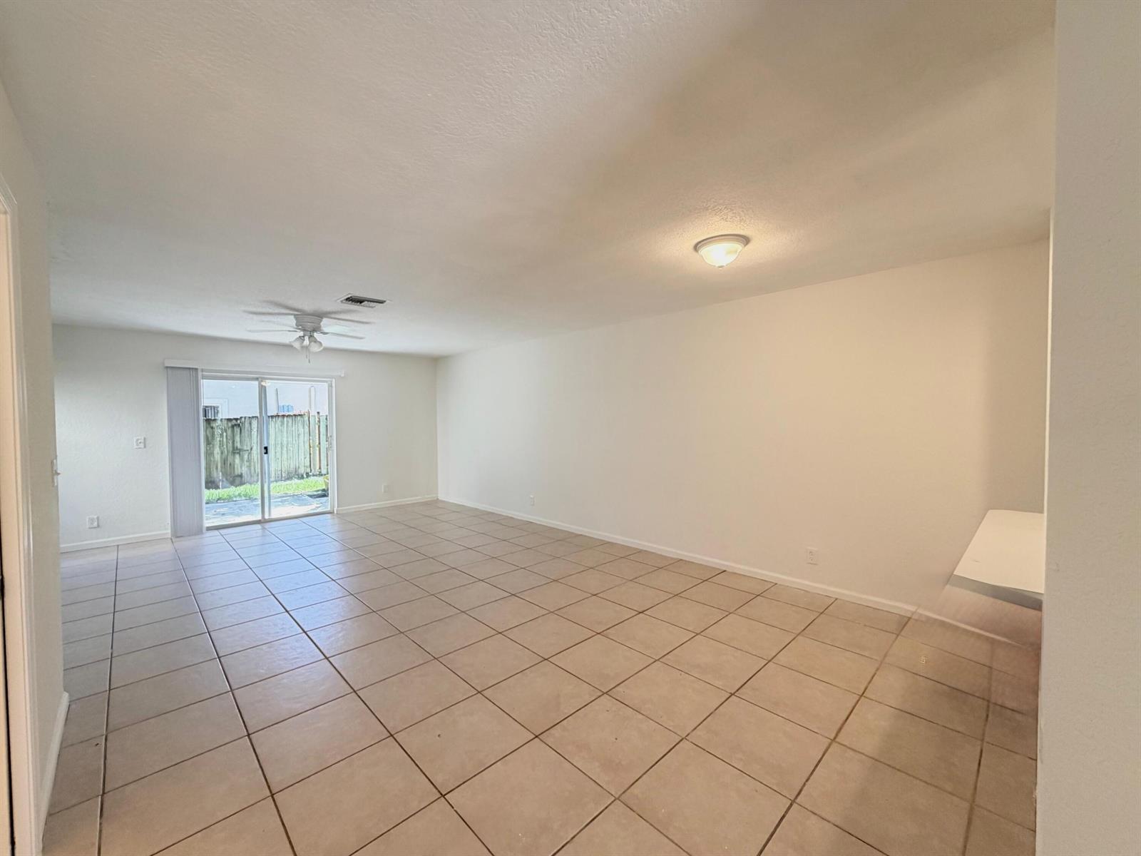 910 Summit Lake Drive, West Palm Beach FL 33406 photo 3