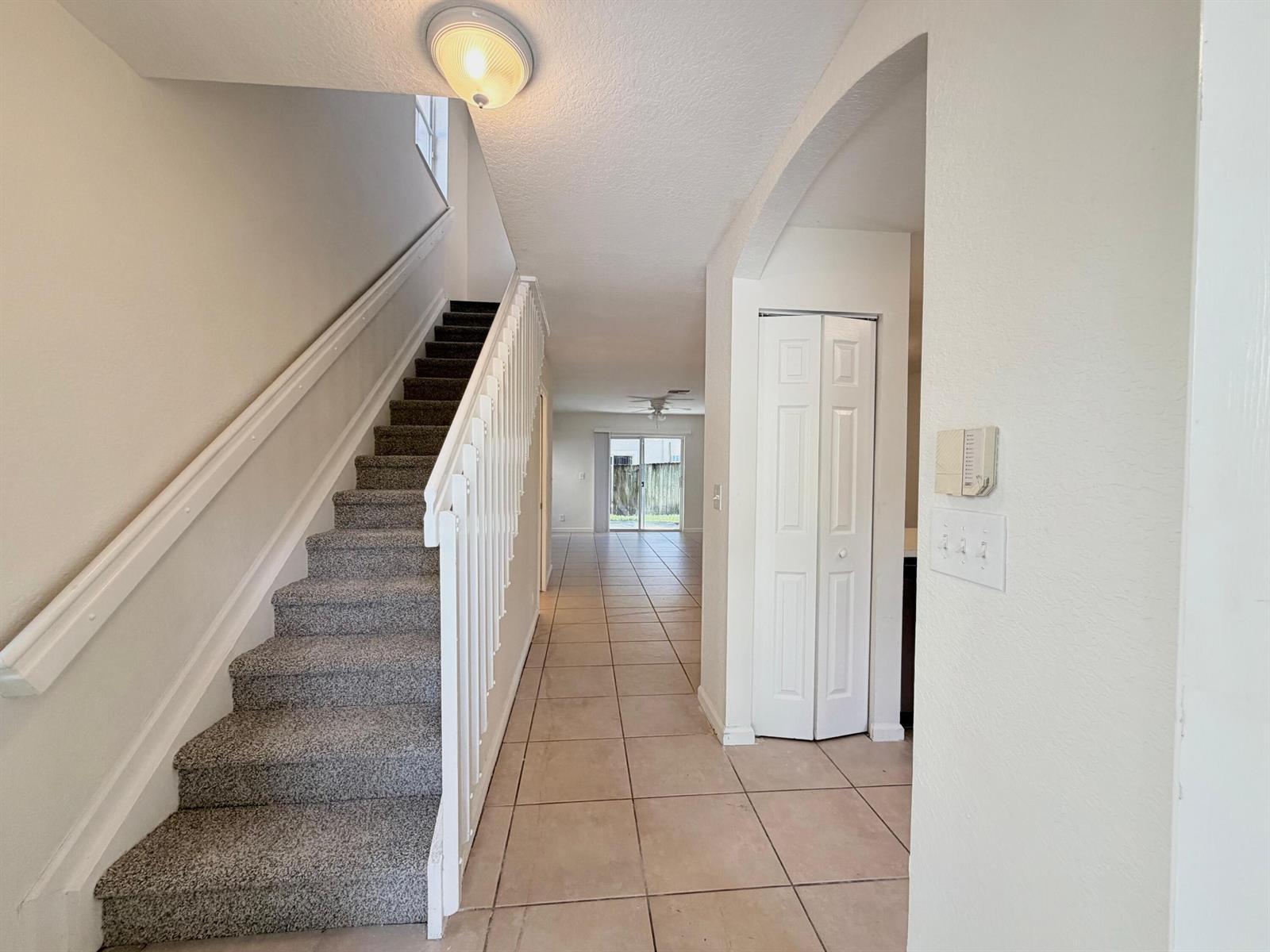 910 Summit Lake Drive, West Palm Beach FL 33406 photo 5