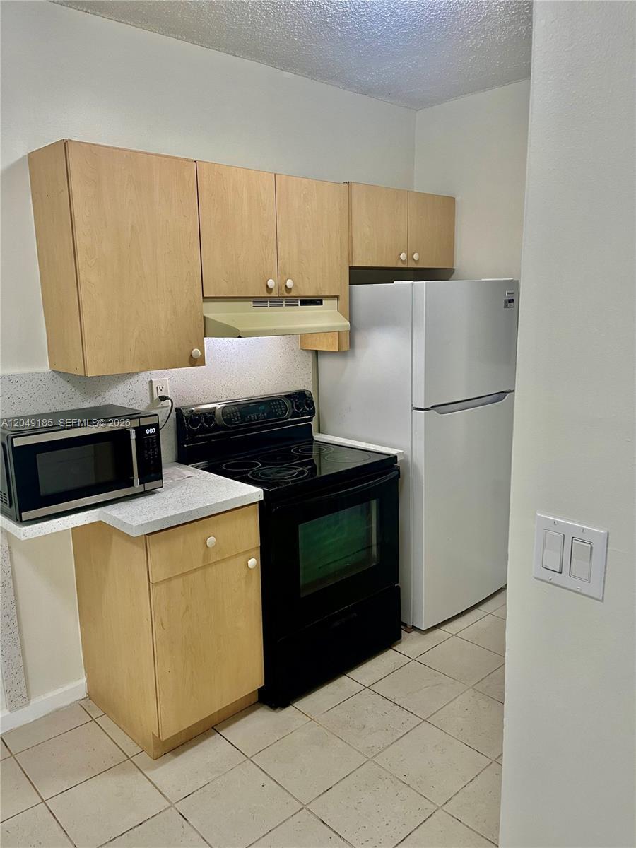 15699 SW 73rd Cir Ter # 11, Miami FL 33193 photo 2