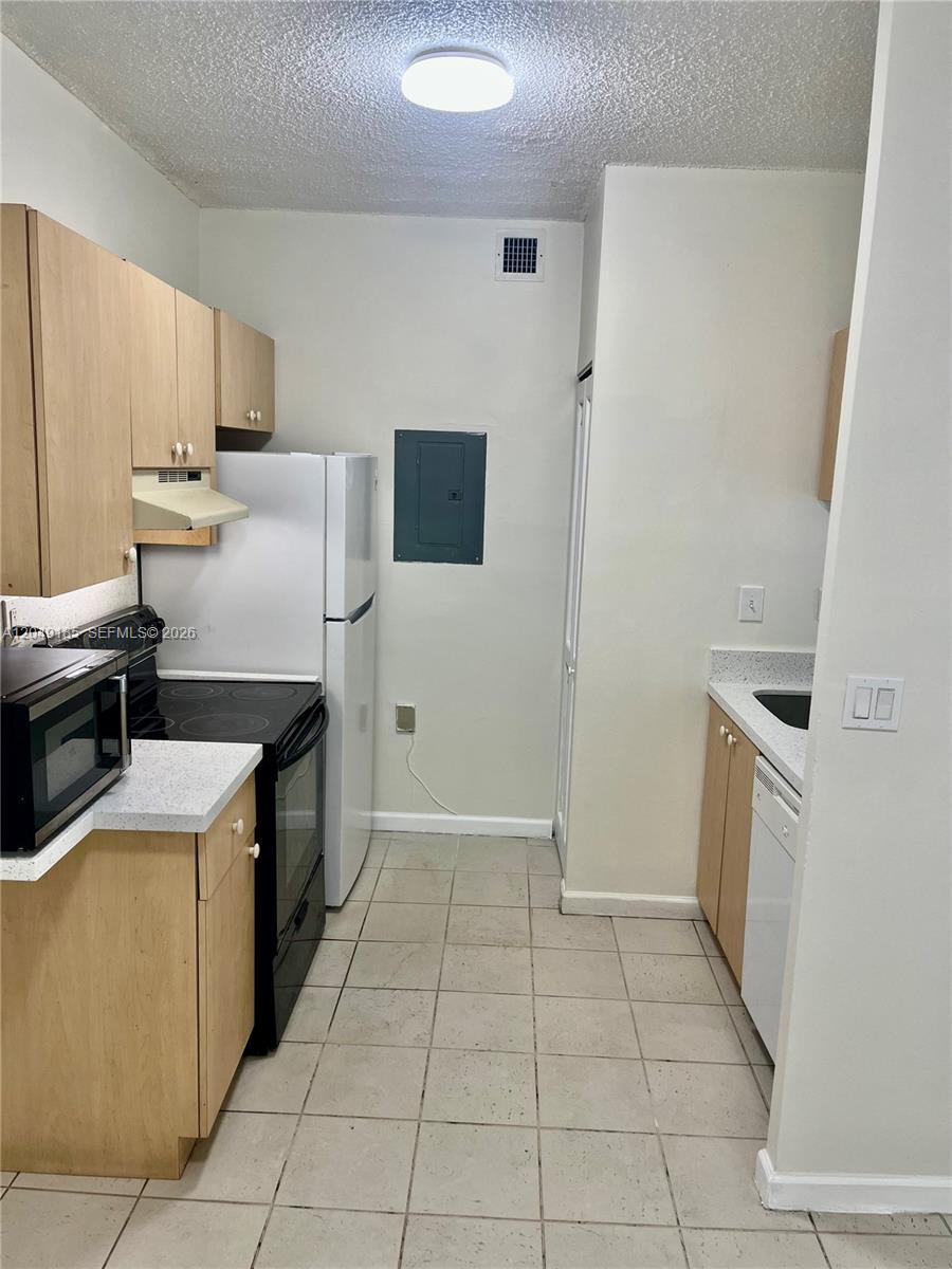 15699 SW 73rd Cir Ter # 11, Miami FL 33193 photo 3