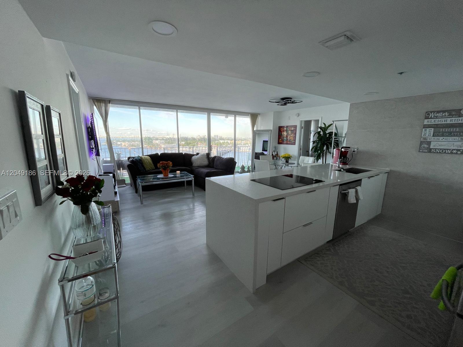 7601 E Treasure Dr # 1017, North Bay Village FL 33141 photo 2