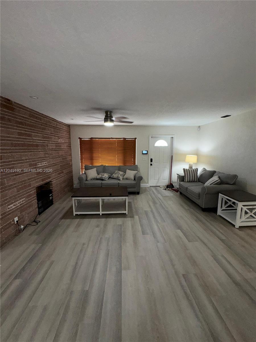 649 W Evanston Cir, Fort Lauderdale FL 33312 photo 3