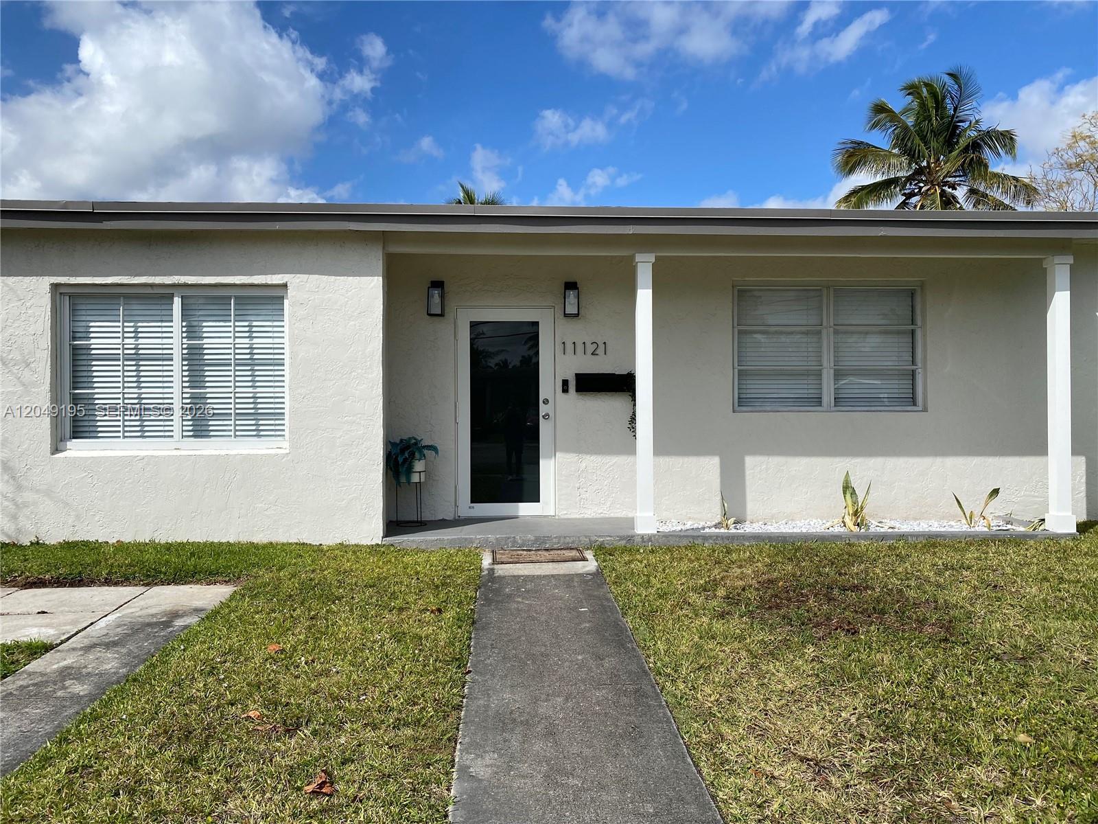 11121 SW 46th St, Miami FL 33165 photo 2