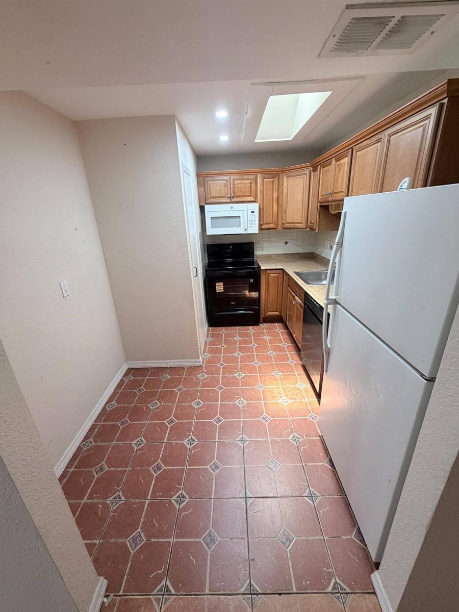 4413 NW 3rd Avenue # 4413, Deerfield Beach FL 33064 photo 2
