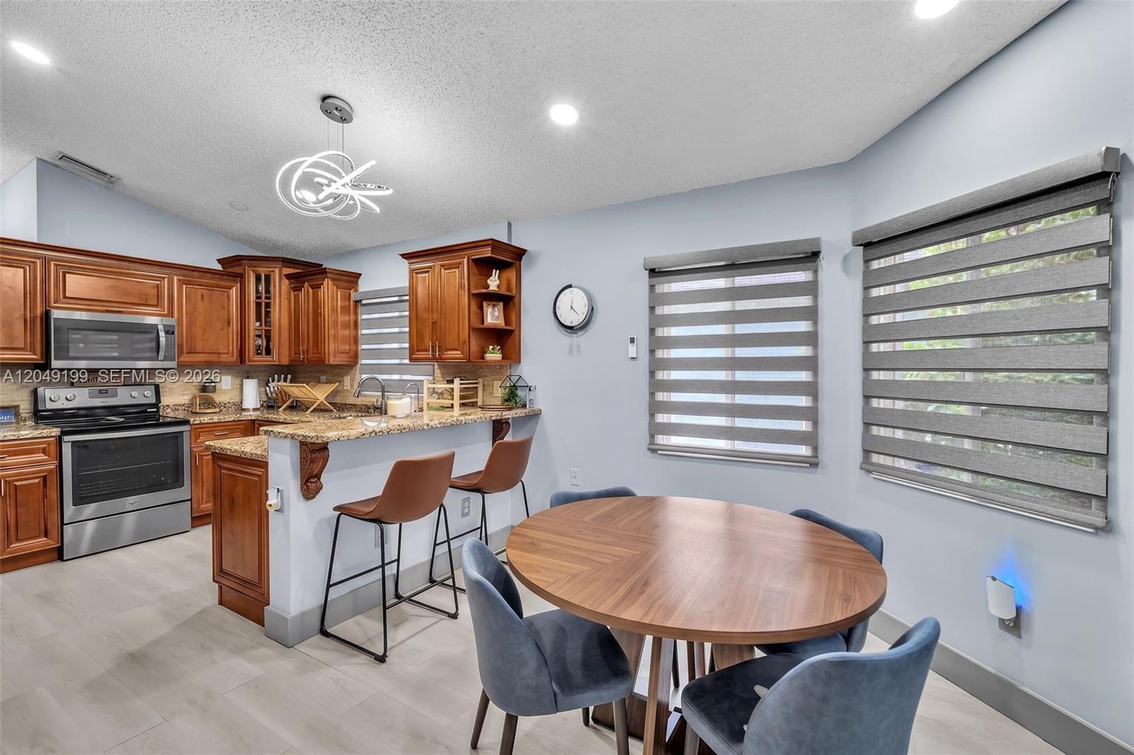 1108 E Jasmine Ln, North Lauderdale FL 33068 photo 5
